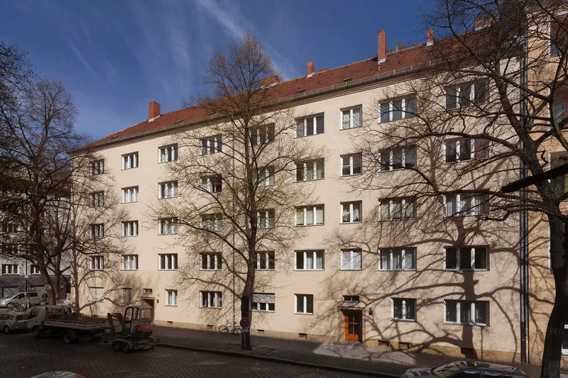 Ihr neues Zuhause im Schillerkiez: Charmante 3-Zimmer-Wohnung mit Balkon sucht neue Mieter! — photo 1